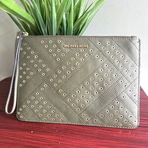 Michael kors Wristlet/Clutch Green/Gold